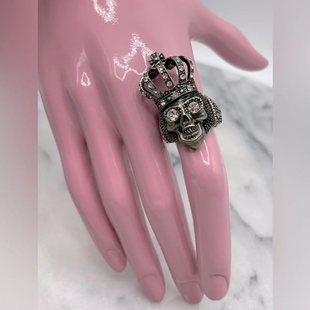 Antique Silver Tone & Crystal SKULL King Ring with Crown‎